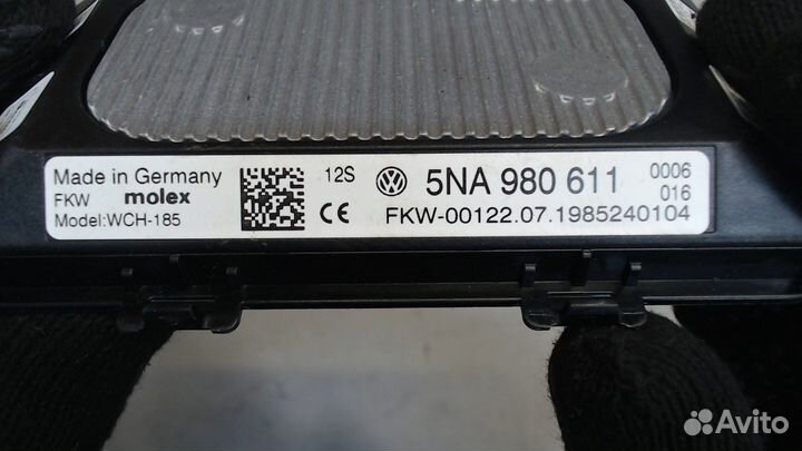 Беспроводное зарядное устройство Volkswagen Tiguan