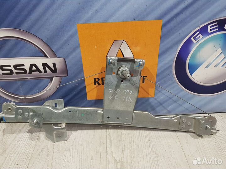 Стеклоподъемник перед Renault duster Лев