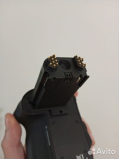 BG-E20 canon 5d mark iv 4 батарейный блок