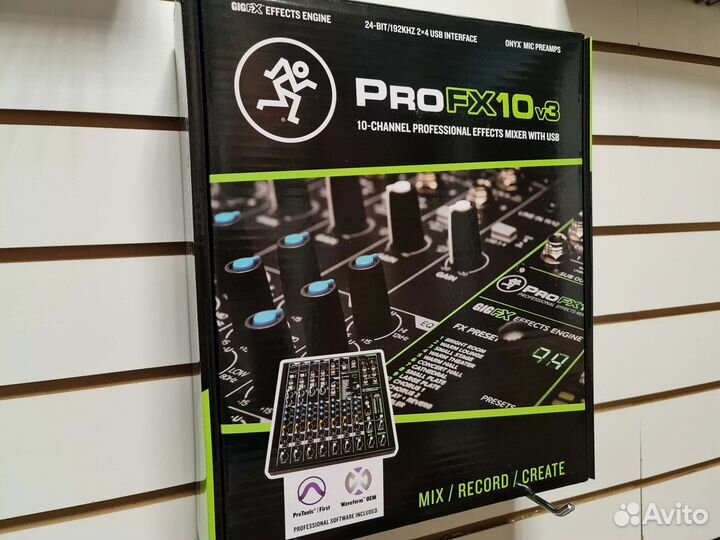 Mackie ProFX10v3 микшерный пульт
