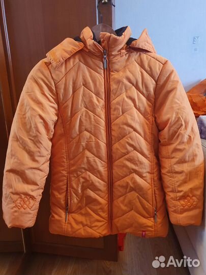 Продам верхнюю одежду для девочки(5 курток)