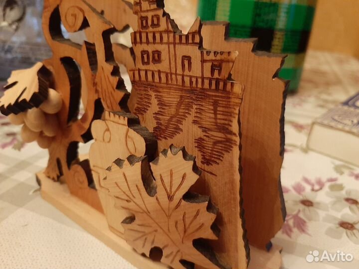 Подставка для салфеток. Изделие из дерева