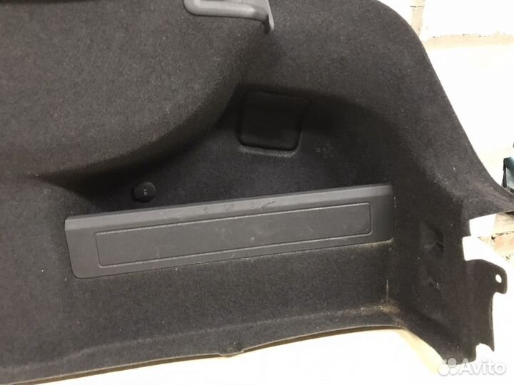 Правая обшивка багажника Passat B8 седан