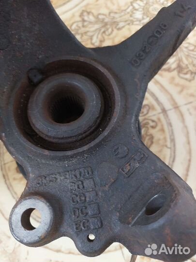 Поворотный кулак ford focus 2 правый