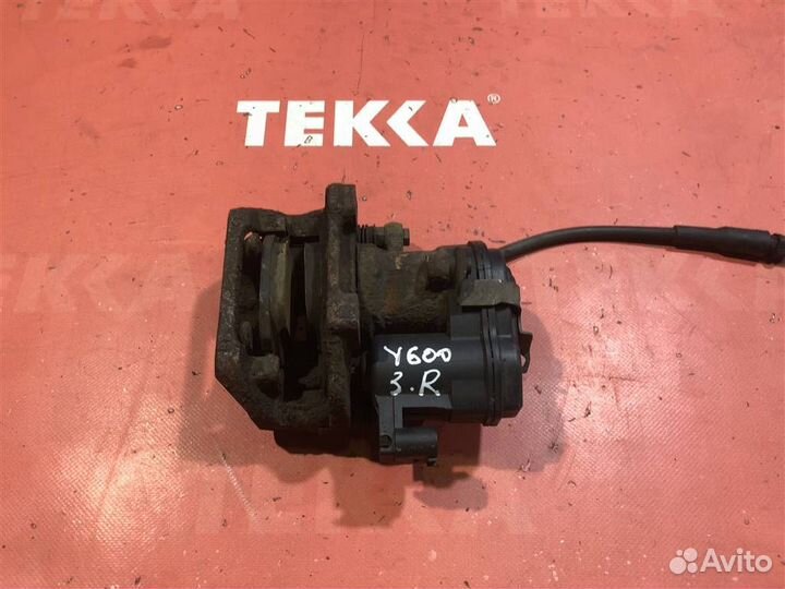 Суппорт задний правый бмв Х3 F25 Ф25