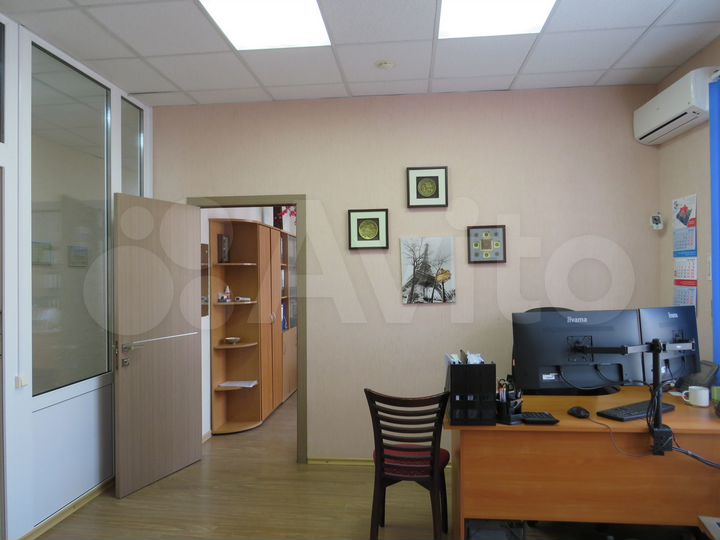 Здание, 275 м²