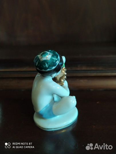 Мальчик с виноградом лфз