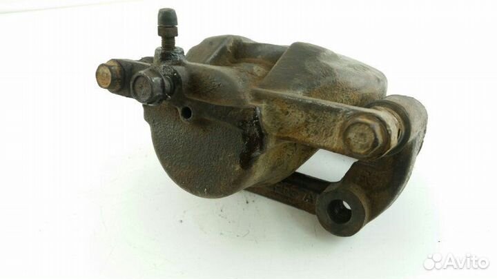 Суппорт передний правый Toyota Mark Ii GX90 1GFE