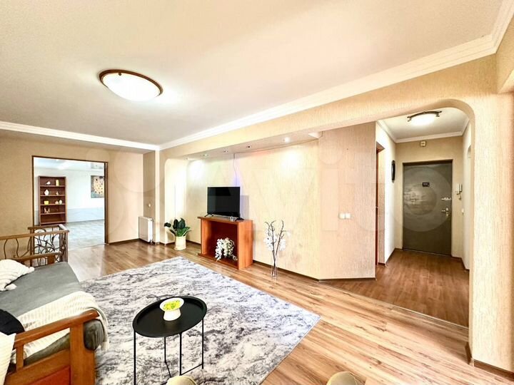 3-к. квартира, 106,8 м², 2/5 эт.