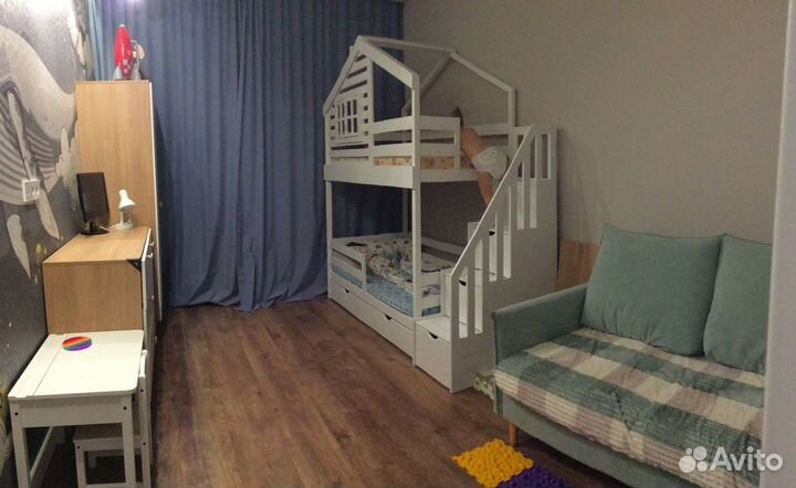 Двухярусная кровать домик