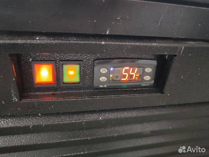 Холодильник для напитков двери купе 120см