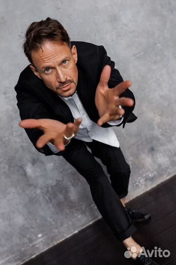 Ведущий на праздник