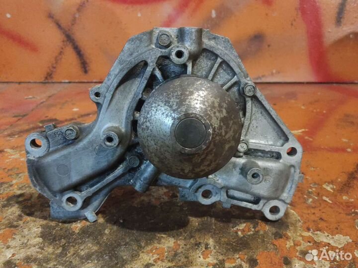 Помпа охлождающей жидкости mitsubishi 6g72 24V