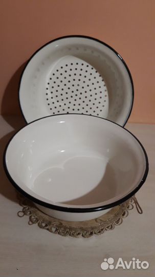 Миска+дуршлаг, эмалл.,новые.Конец 90-х