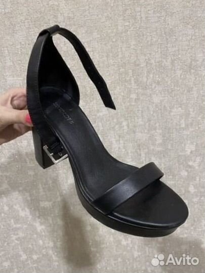 Босоножки женские