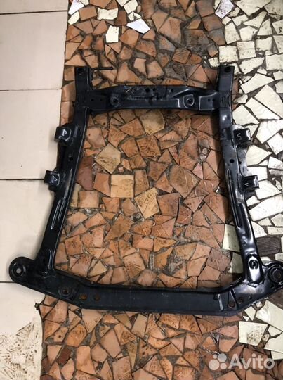 Подрамник Рено Логан