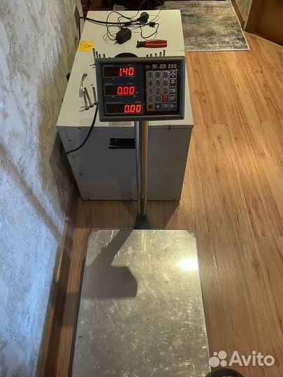 Весы торговые напольные