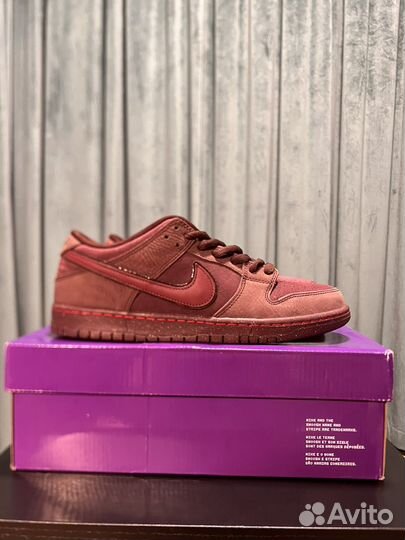 Nike dunk low sb burgundy crush