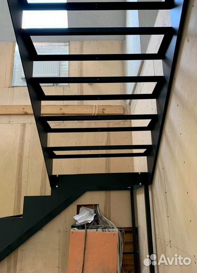 Изготовление лестниц под ключ