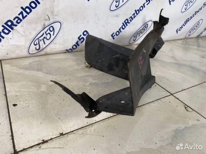 Дефлектор радиатора передний правый Bmw X5 E53