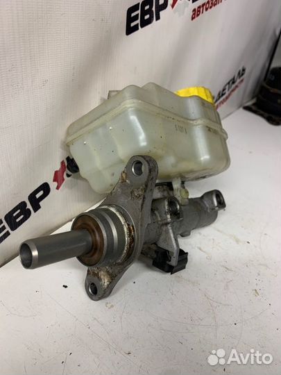 Главный тормозной цилиндр Volkswagen Polo хетчбек