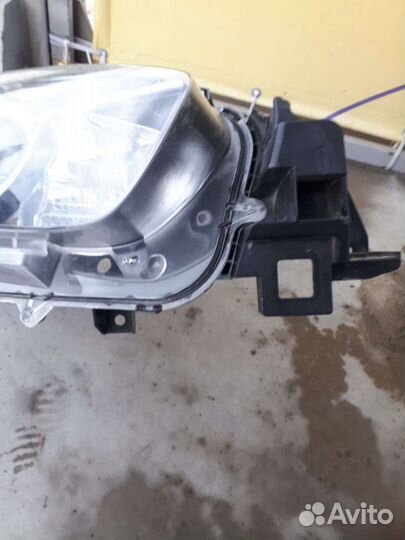 Правая фара