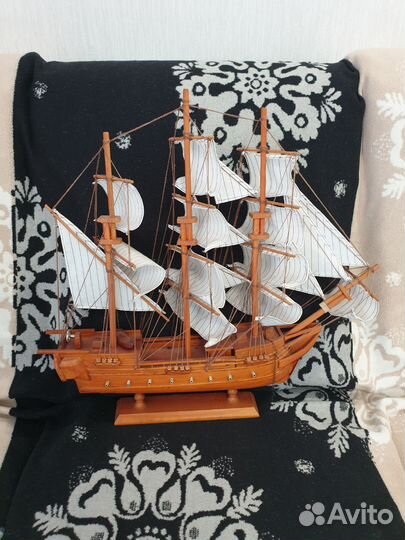 Модель корабля