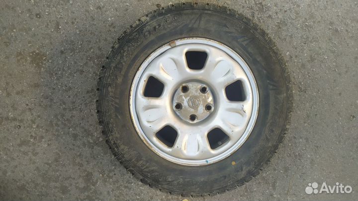 Шины 215 65 16 зимние бу