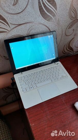 Ноутбук Asus x200ca