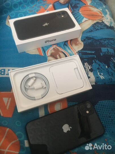 Телефон iPhone 11