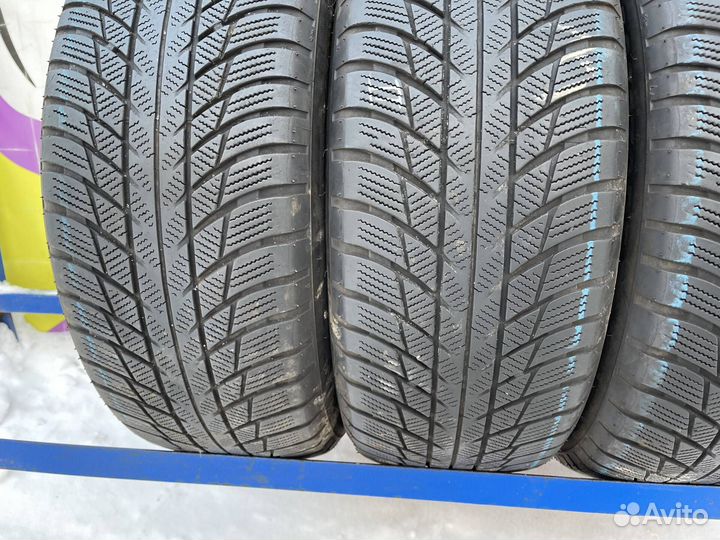 Bridgestone Blizzak LM-001 225/55 R17