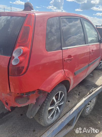 Крыло заднее правое на Ford Fiesta MK5 2007