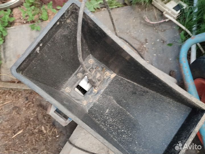 Зернодробилка молотковая