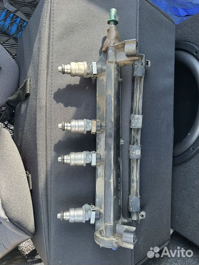 Топливная рампа с форсунками skoda octavia a5