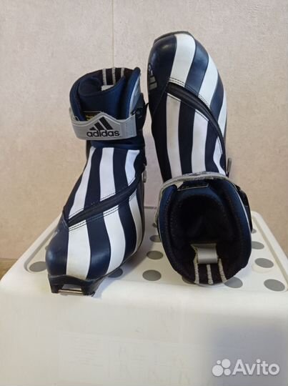 Профессиональные лыжные ботинки Adidas