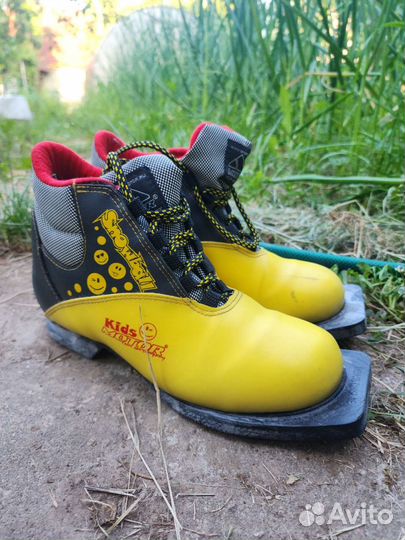 Ботинки лыжные