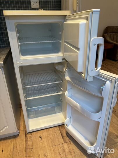 Маленький холодильник Eleсtrolux б/У