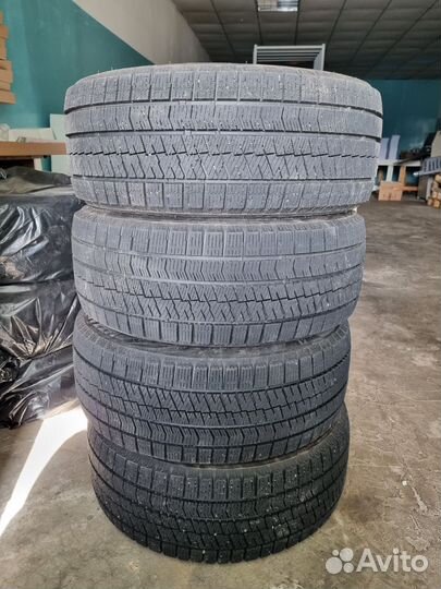 Bridgestone Blizzak Ice 205/50 R17 93H