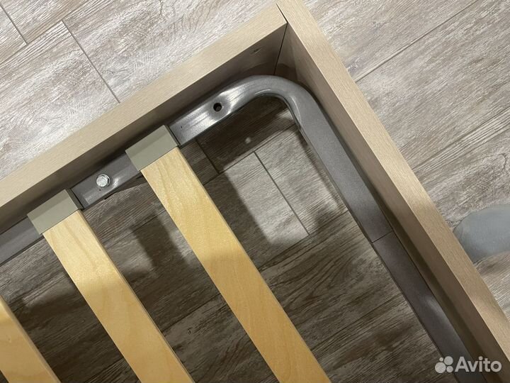 Трехместная кровать