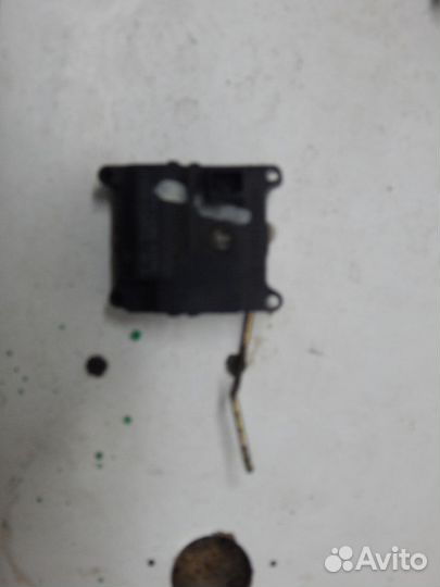 Сервопривод заслонки печки Mitsubishi Carisma