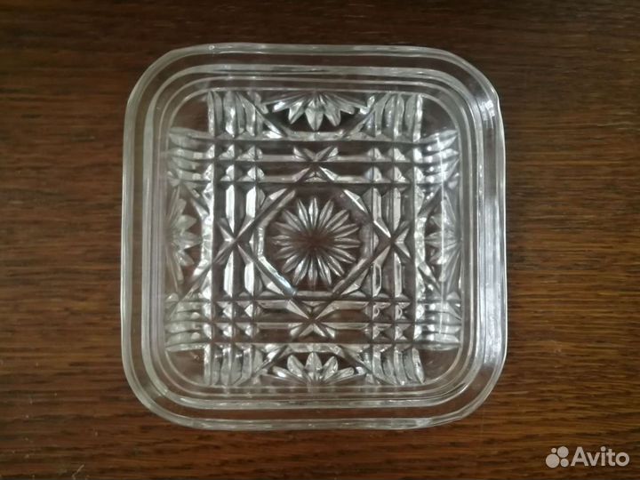 Хрустальная конфетница с крышкой