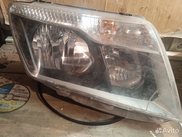 Фара Nissan Terrana 3