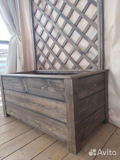 Кашпо деревянное со шпалерой