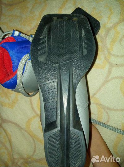 Лыжные ботинки