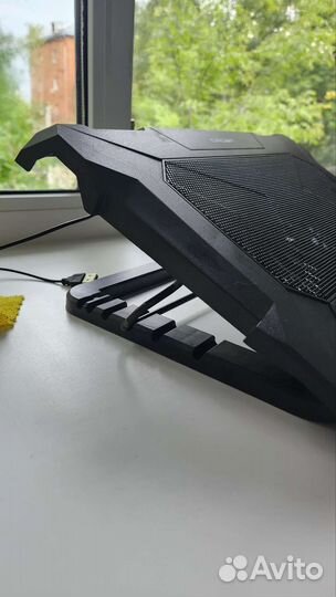 Подставка с охлаждением для ноутбука