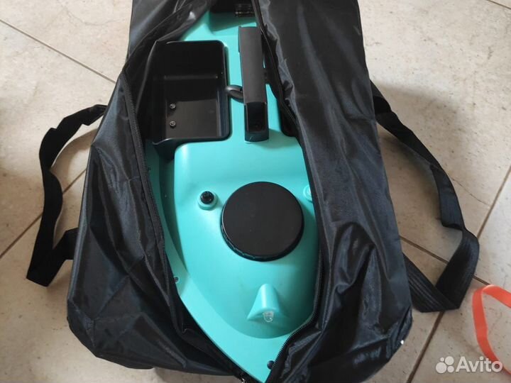 Прикормочный кораблик с gps