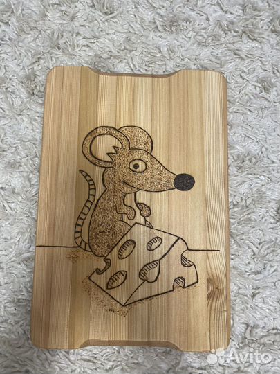 Разделочная доска с выженным рисунком