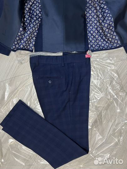 Костюм школьный