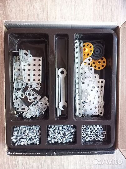 Металлический конструктор для уроков труда