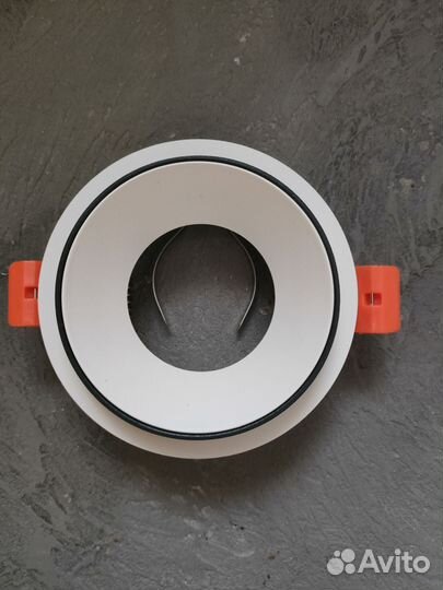 Светильник потолочный встраиваемый